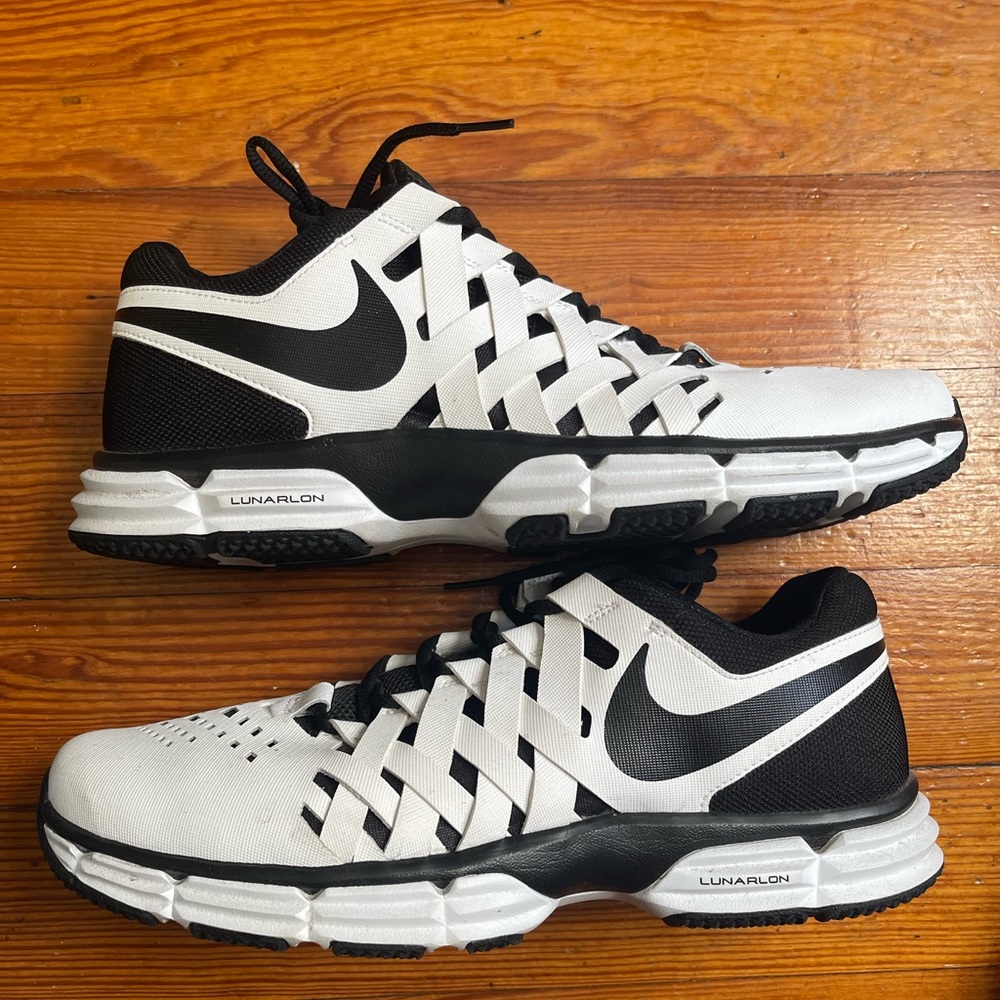 Nike White And Black Lunar Fingertrap TR Size 11.5